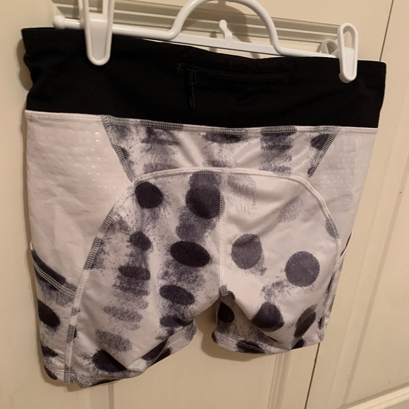 Lululemon Shorts - Picture 2 of 4